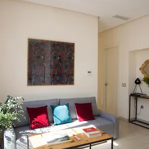 Guzman El Bueno Apartment